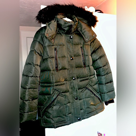 Guess Jackets & Blazers - 🌲💚NWOT  Guess Women’s Winter Parka Coat Dark Olive Green, Black Faux Fur Hood🌲💚